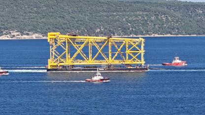 Çanakkale Boğazı’ndan Geçen Dev Yapı Görenleri Şaşırttı! Uzunluğu Tam 350 Metre