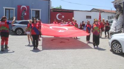Çanakkale’de Yürekleri Isıtan Anma! Yahya Çavuş’un Köyünde Duygusal Anlar… O Detay Herkesi Etkiledi
