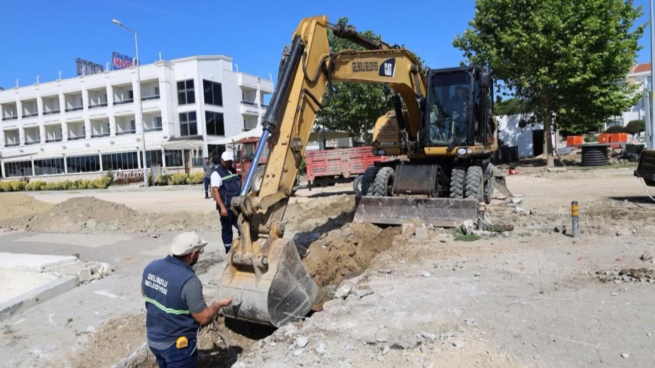 Gelibolu güne yoğun mesaiyle başladı