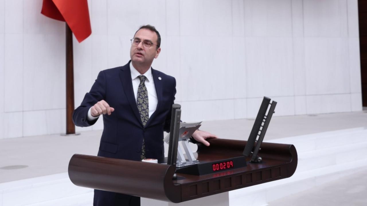 Rıdvan Uz'dan TBMM'de Çok Sert Sözler! "Bu Milletin Hafızası Mezar Taşlarından Daha Sağlamdır"