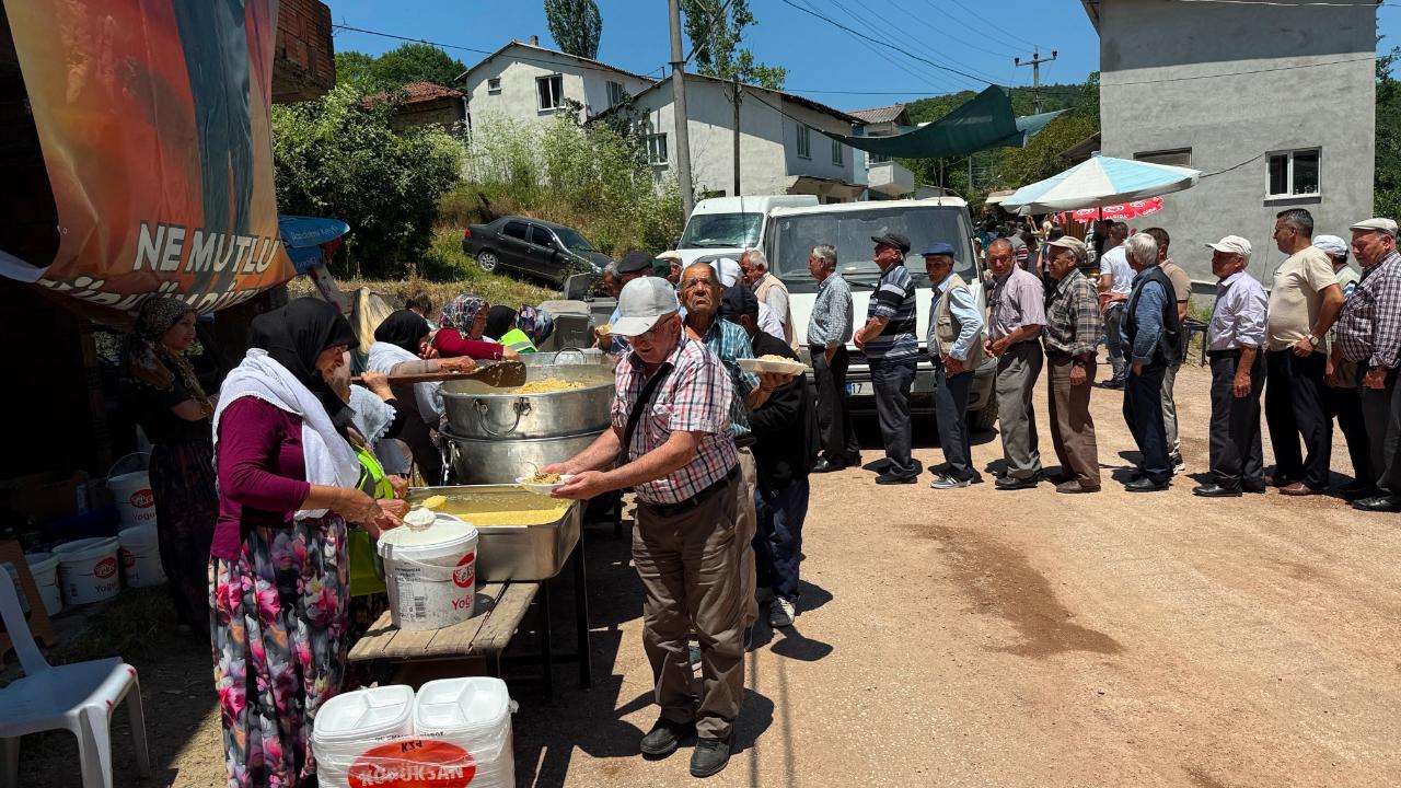 Söğütalan Köyü’nde Geleneksel Hayır Yemeği Düzenlendi