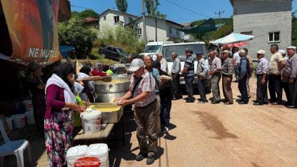 Söğütalan Köyü’nde Geleneksel Hayır Yemeği Düzenlendi