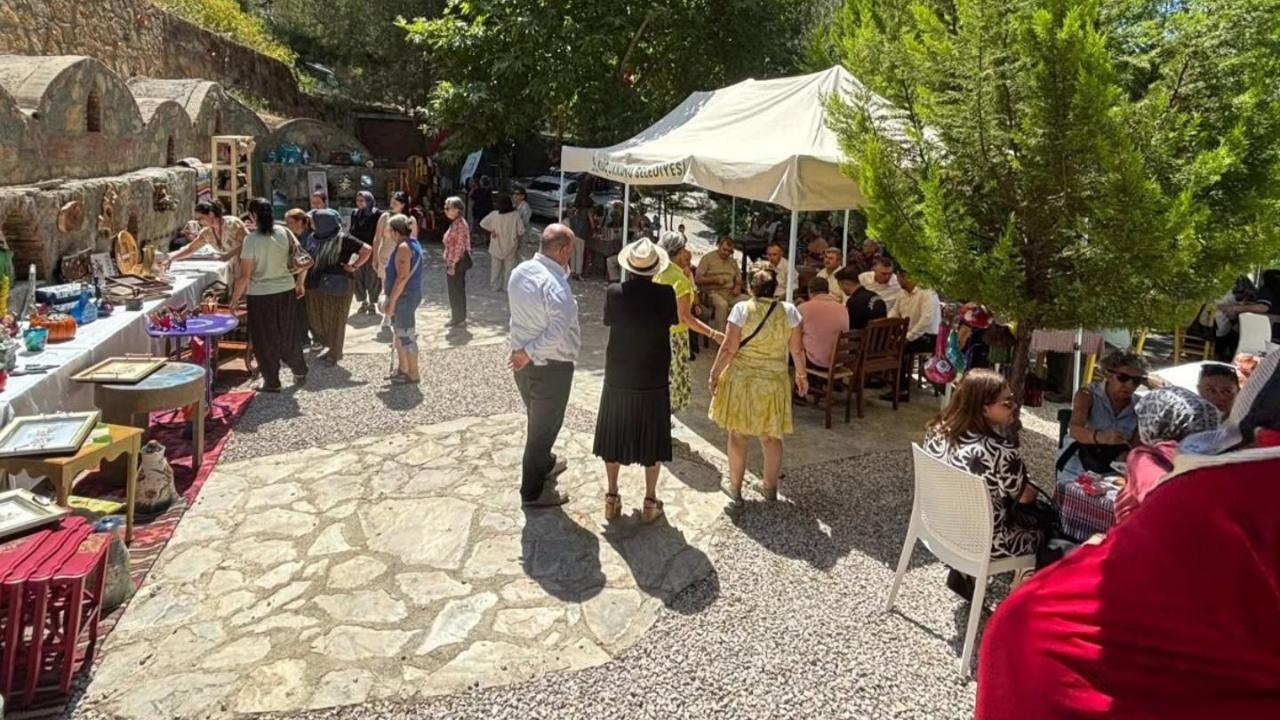 Küçükçetmi Köyünde Sergi Sürprizi! Görenler Gözlerine İnanamadı