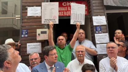 CHP Çanakkale’de Atama Krizi Sonrası Meydan Buluşması: "Levent Gürbüz'ün Yanındayız"