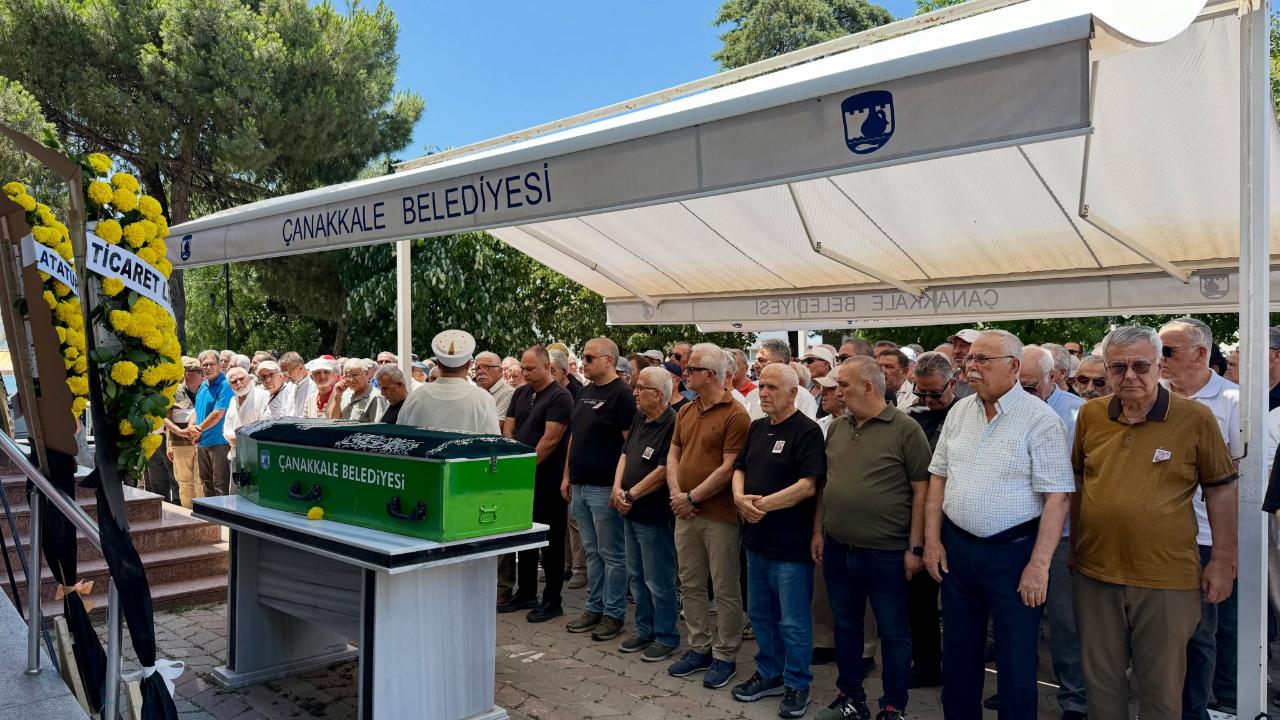 Çanakkale'nin Sevilen İsmi Gülşen Bozat Son Yolculuğuna Uğurlandı